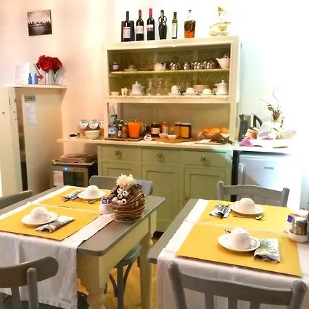 Alojamento de Acomodação e Pequeno-almoço Santomaro Sea-loft *