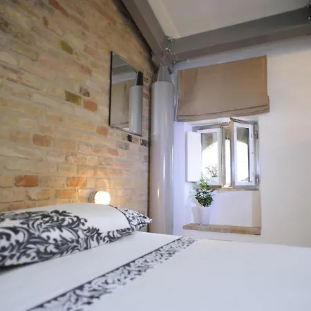 Santomaro Sea-loft Bed & Breakfast *